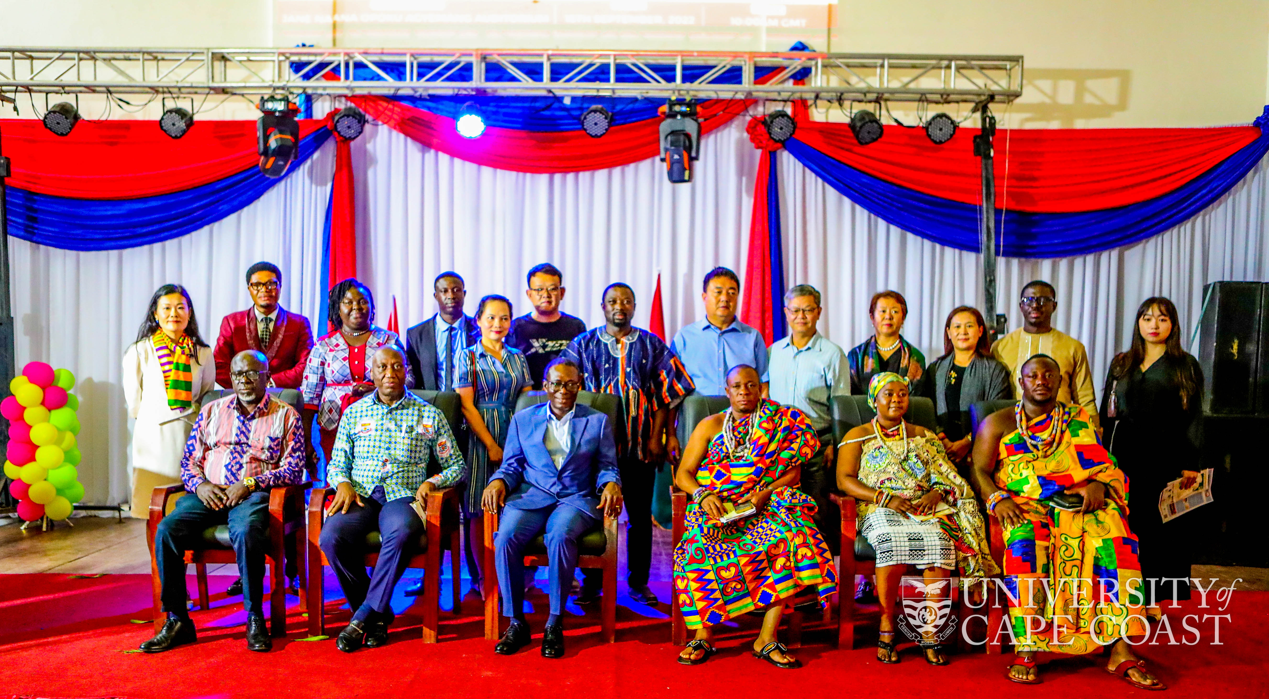 VC-UCC (3rd from left) in a group photo with some dignitaries at the event